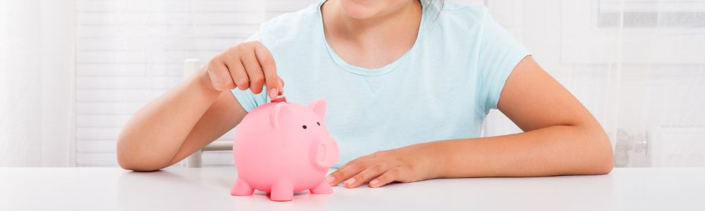 Så mycket bör föräldrar spara till barnen